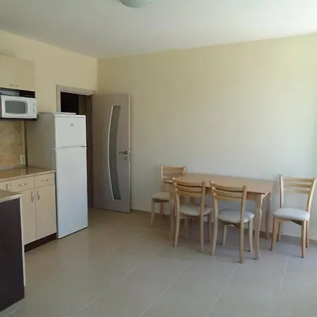 Comfortable Three-room *